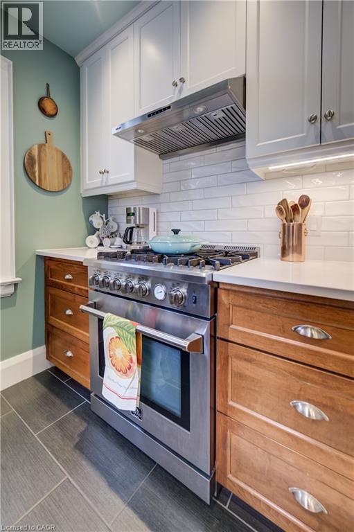 












8 LOWREY Avenue S

,
Cambridge,




Ontario
N1R4Z1

