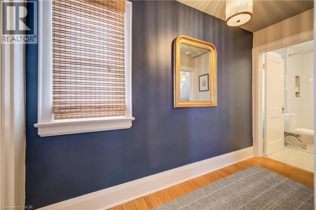 












8 LOWREY Avenue S

,
Cambridge,




Ontario
N1R4Z1

