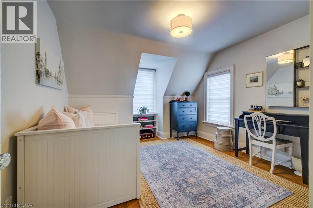 












8 LOWREY Avenue S

,
Cambridge,




Ontario
N1R4Z1

