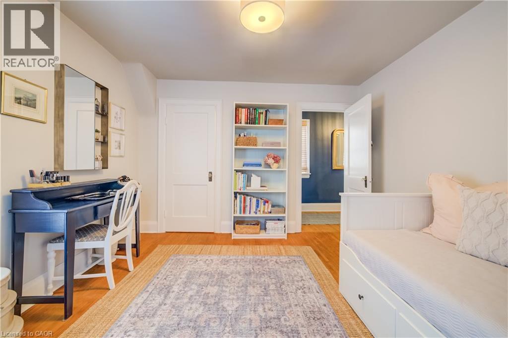 












8 LOWREY Avenue S

,
Cambridge,




Ontario
N1R4Z1

