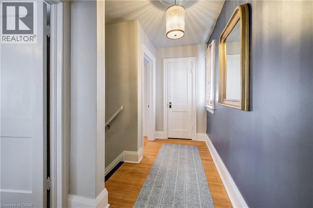 












8 LOWREY Avenue S

,
Cambridge,




Ontario
N1R4Z1

