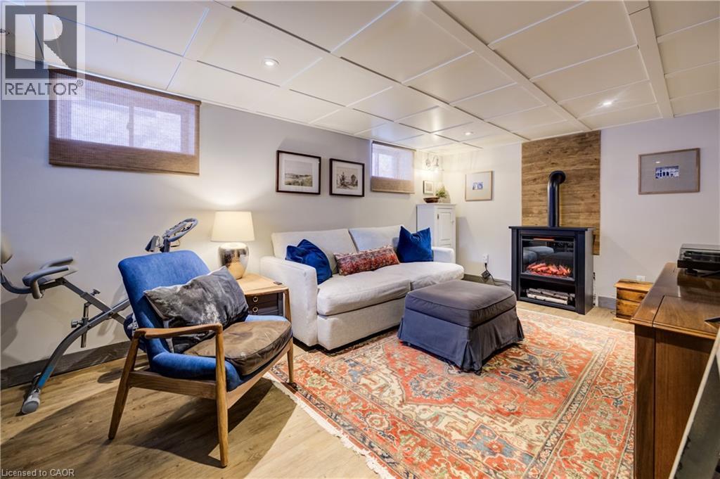 












8 LOWREY Avenue S

,
Cambridge,




Ontario
N1R4Z1

