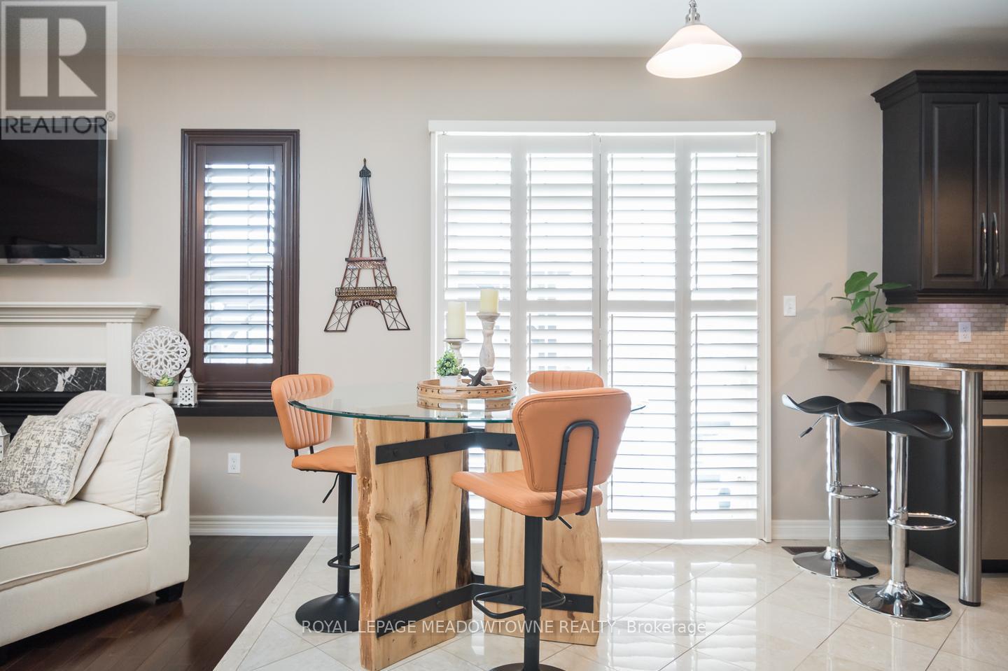 












318 MALBOEUF COURT

,
Milton,




Ontario
L9T7Y5

