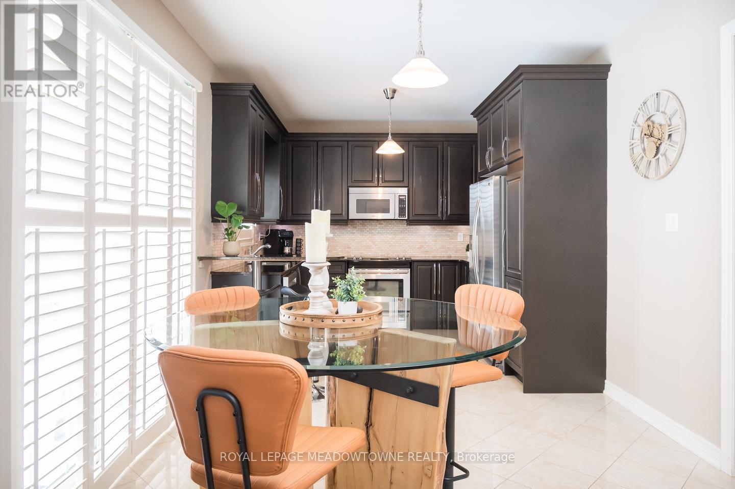 












318 MALBOEUF COURT

,
Milton,




Ontario
L9T7Y5

