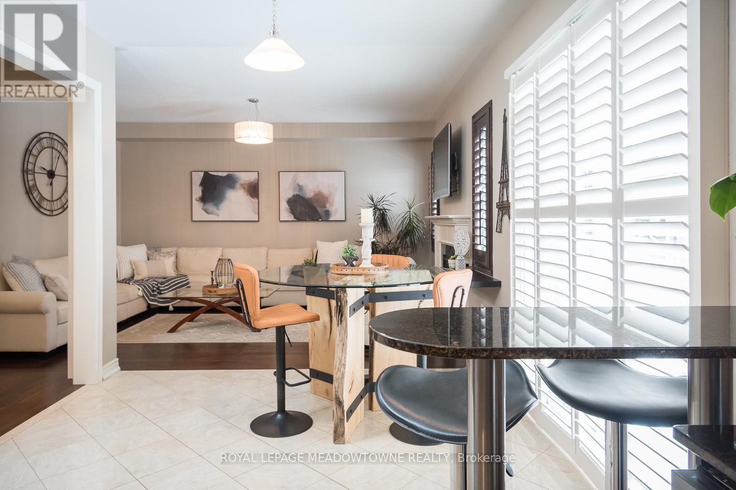 












318 MALBOEUF COURT

,
Milton,




Ontario
L9T7Y5

