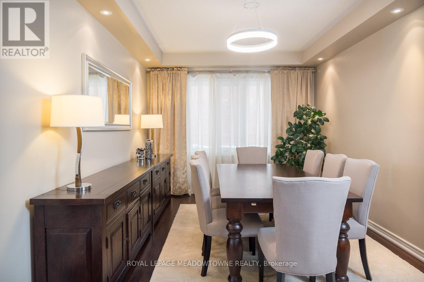 












318 MALBOEUF COURT

,
Milton,




Ontario
L9T7Y5

