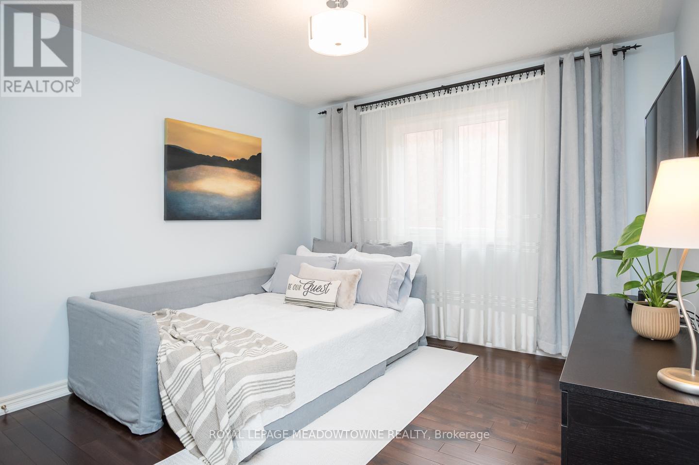 












318 MALBOEUF COURT

,
Milton,




Ontario
L9T7Y5

