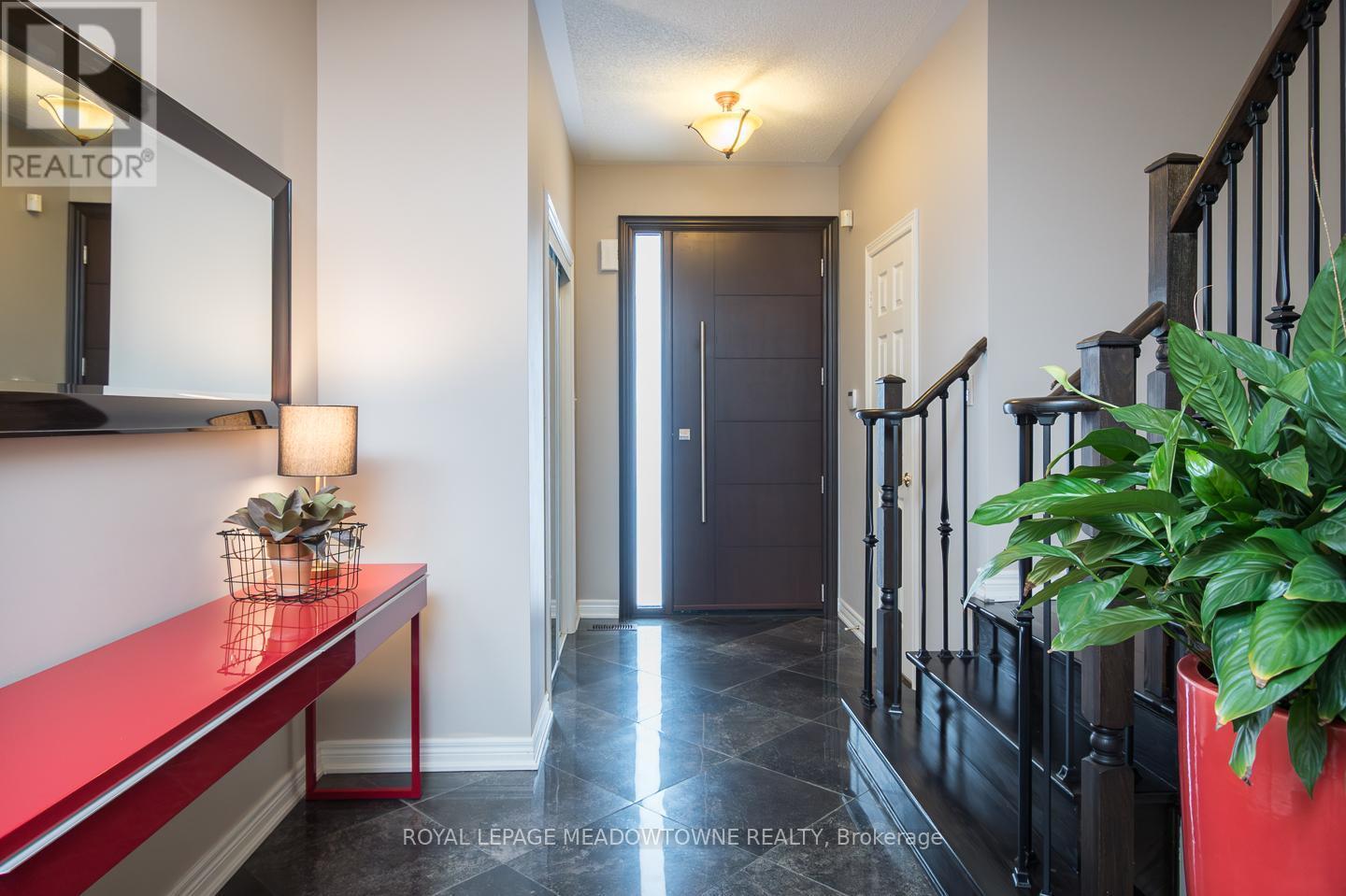 












318 MALBOEUF COURT

,
Milton,




Ontario
L9T7Y5

