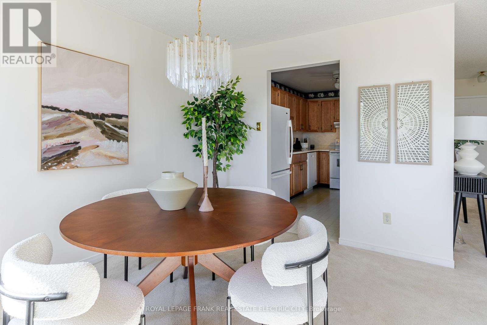 












30 - 36 CHAMPLAIN CRESCENT

,
Peterborough (Northcrest Ward 5),




Ontario
K9L1T1

