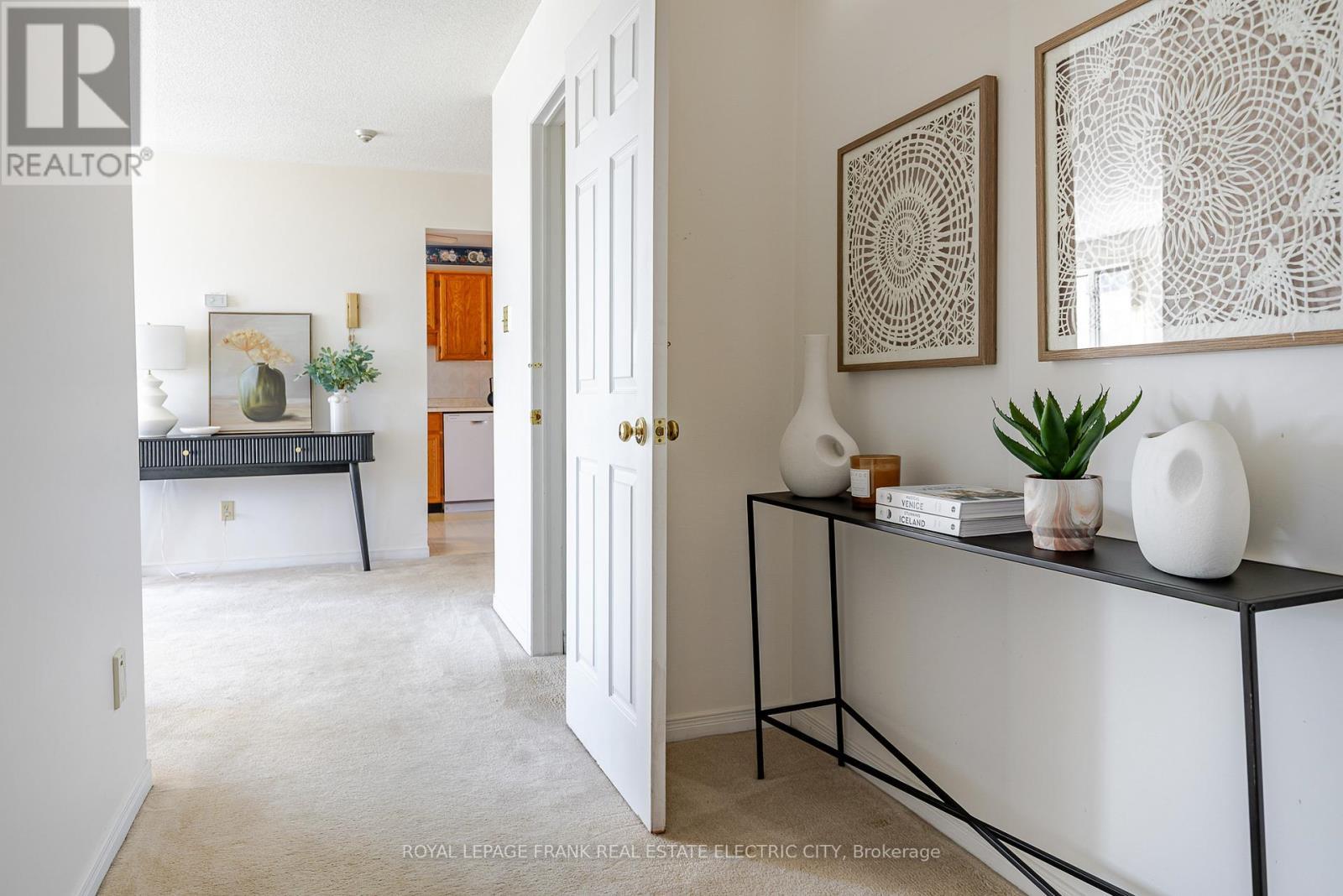 












30 - 36 CHAMPLAIN CRESCENT

,
Peterborough (Northcrest Ward 5),




Ontario
K9L1T1

