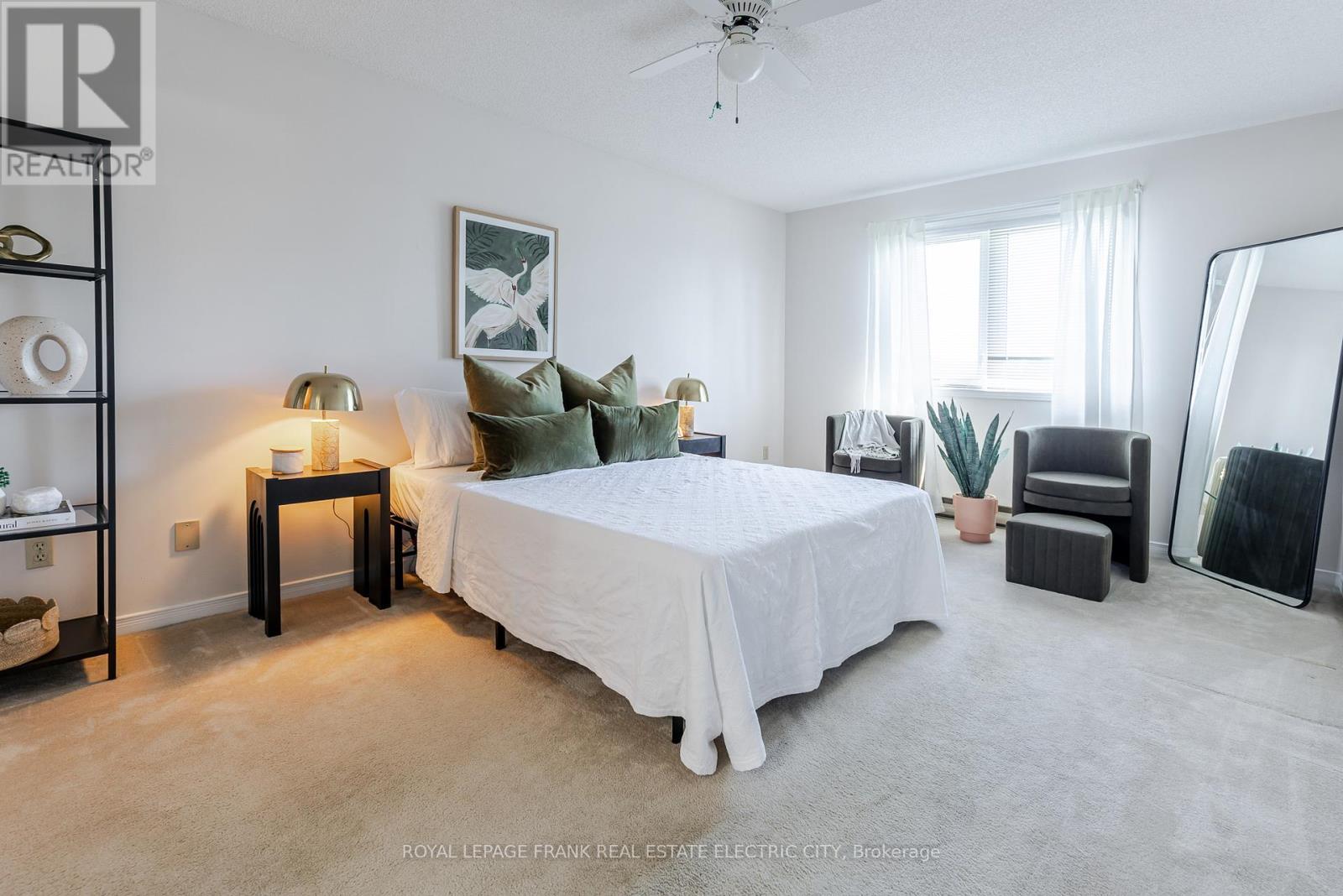 












30 - 36 CHAMPLAIN CRESCENT

,
Peterborough (Northcrest Ward 5),




Ontario
K9L1T1

