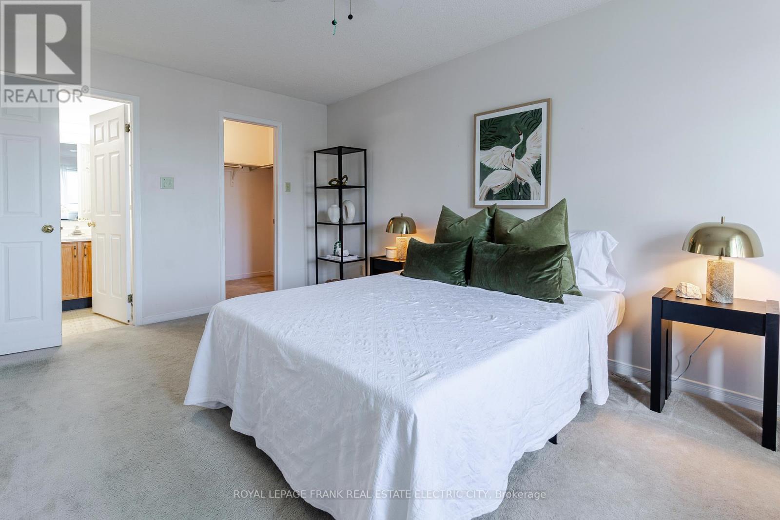 












30 - 36 CHAMPLAIN CRESCENT

,
Peterborough (Northcrest Ward 5),




Ontario
K9L1T1

