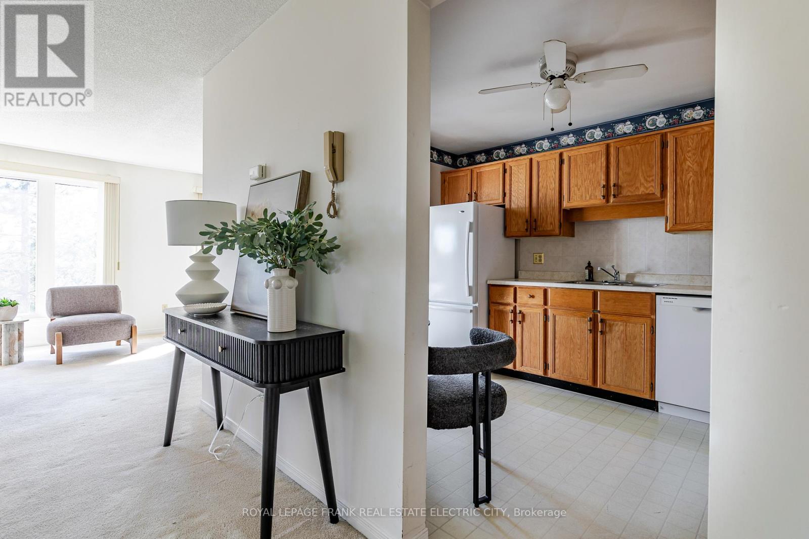 












30 - 36 CHAMPLAIN CRESCENT

,
Peterborough (Northcrest Ward 5),




Ontario
K9L1T1

