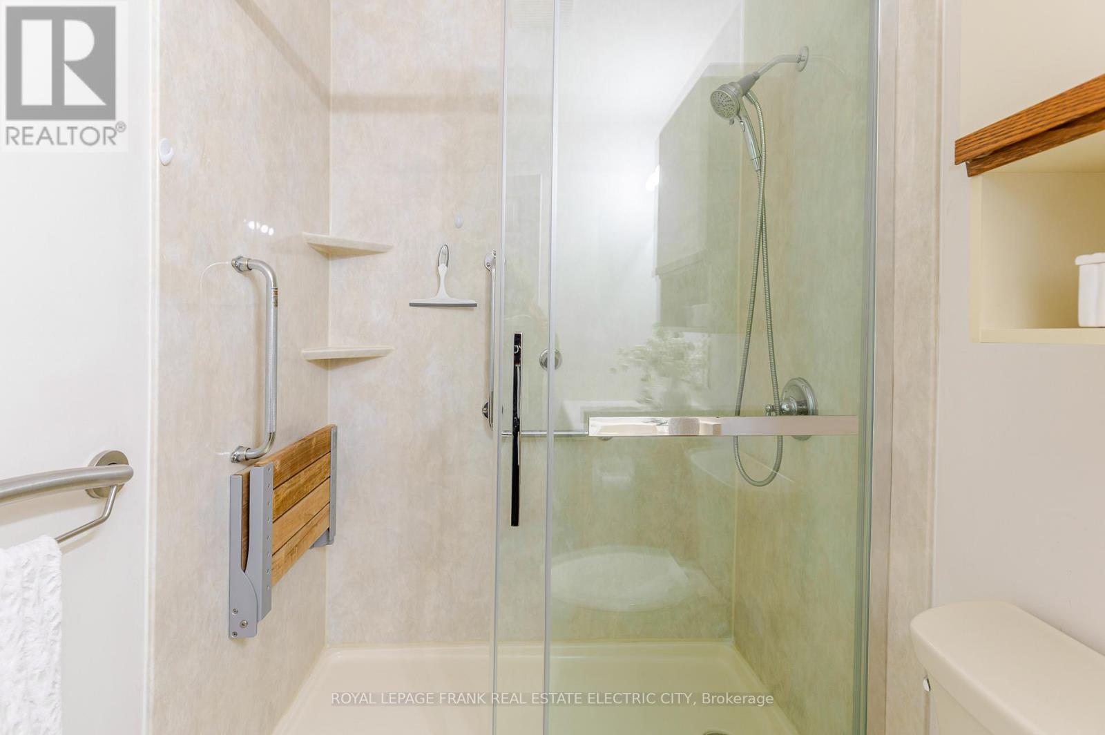 












30 - 36 CHAMPLAIN CRESCENT

,
Peterborough (Northcrest Ward 5),




Ontario
K9L1T1

