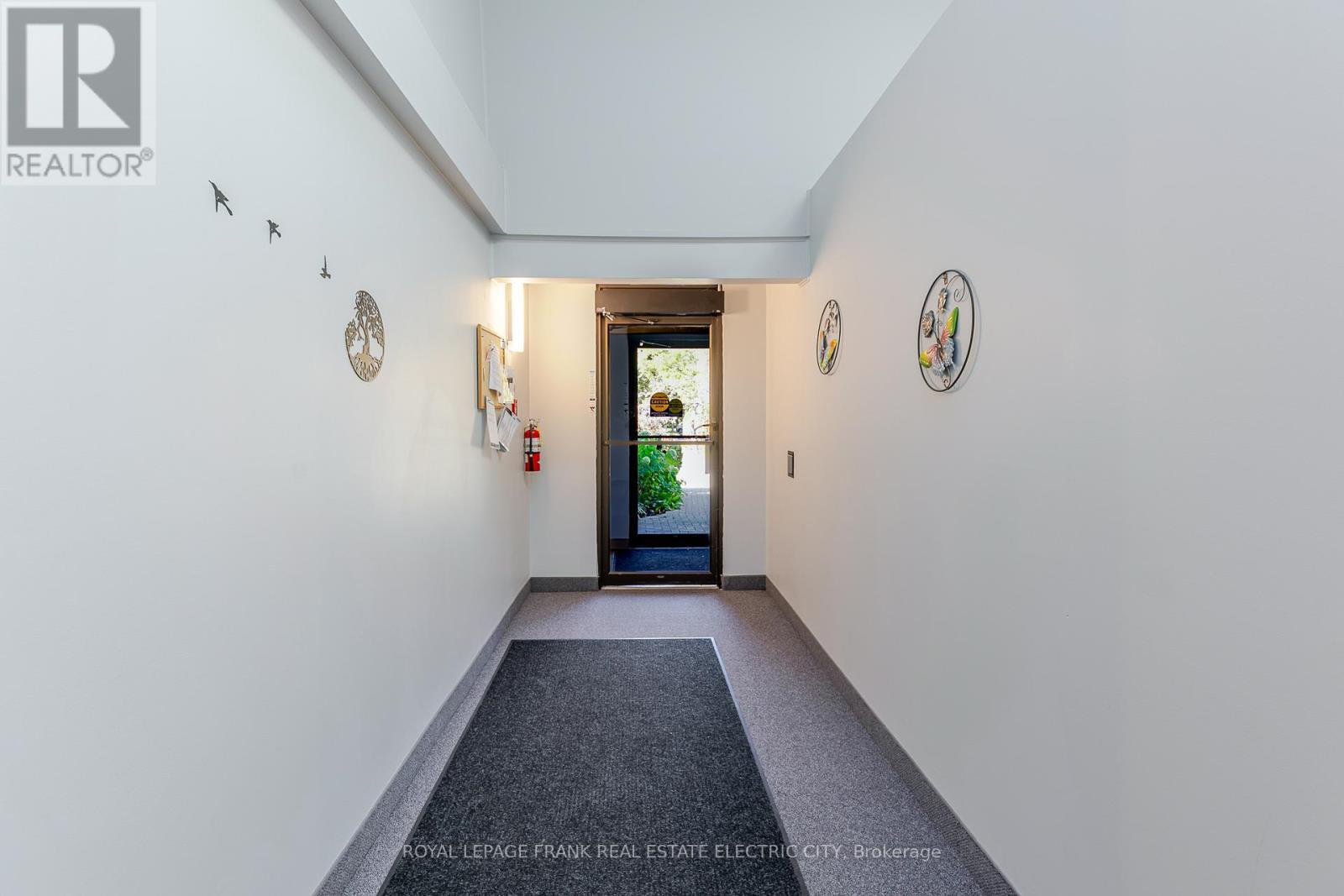 












30 - 36 CHAMPLAIN CRESCENT

,
Peterborough (Northcrest Ward 5),




Ontario
K9L1T1

