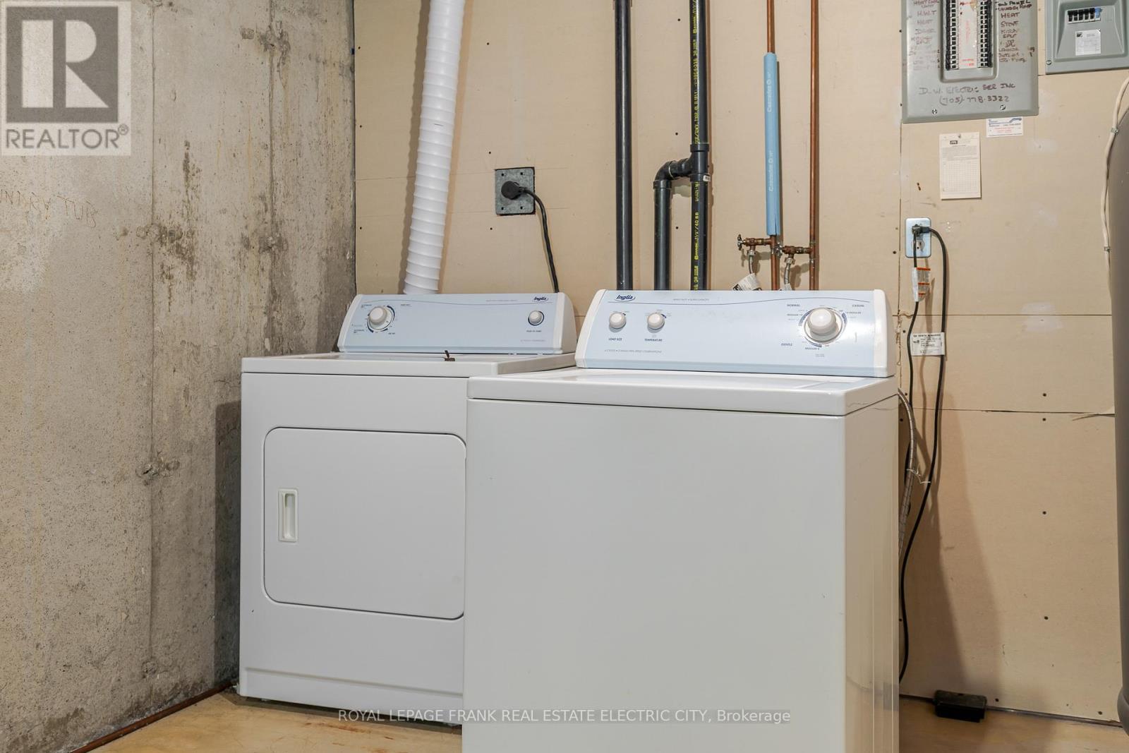 












30 - 36 CHAMPLAIN CRESCENT

,
Peterborough (Northcrest Ward 5),




Ontario
K9L1T1

