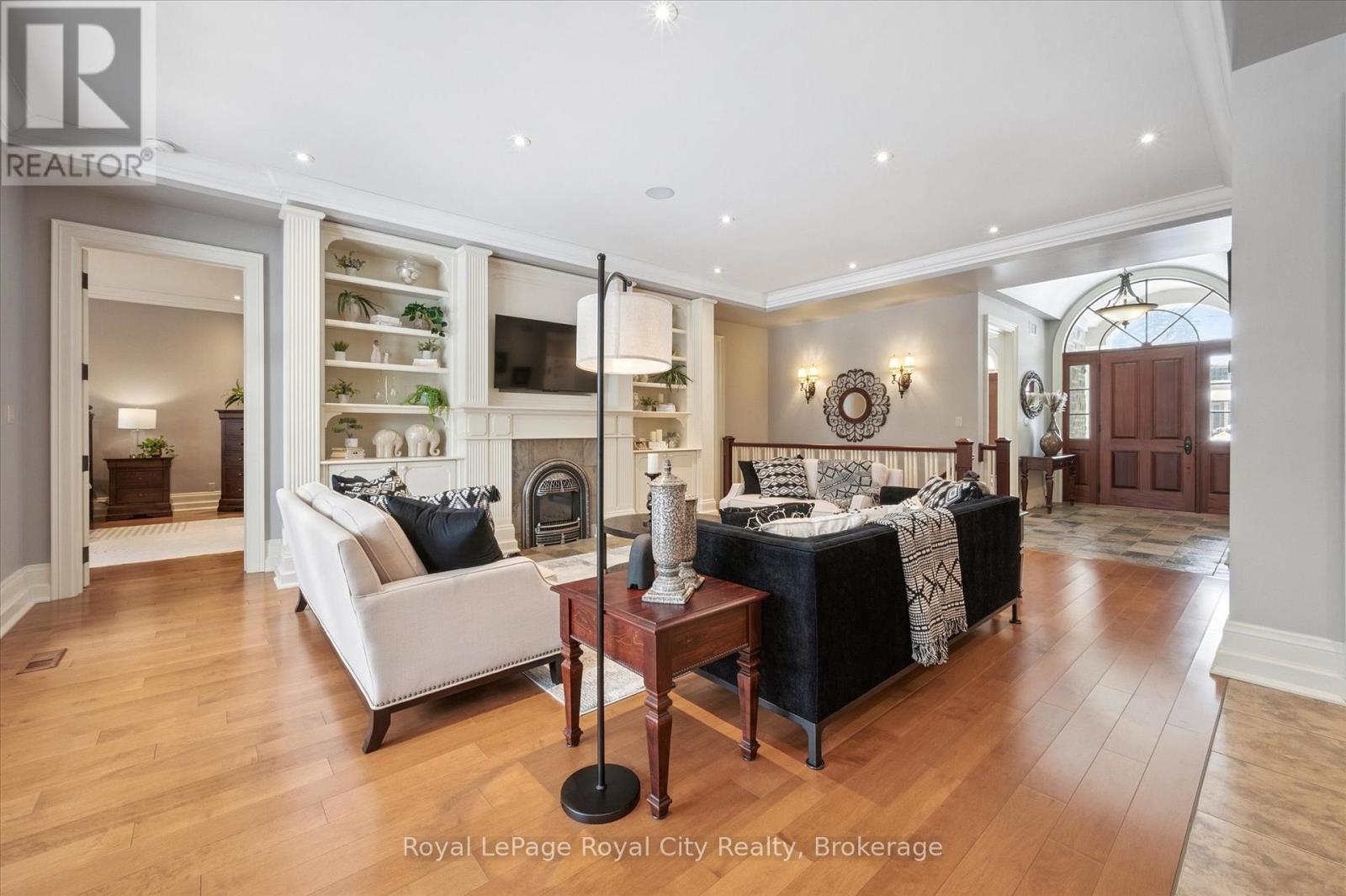 












63 METCALFE STREET

,
Guelph (St. George's),




Ontario
N1E4X7

