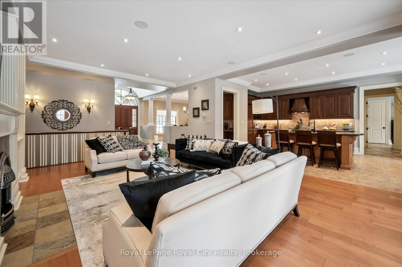 












63 METCALFE STREET

,
Guelph (St. George's),




Ontario
N1E4X7

