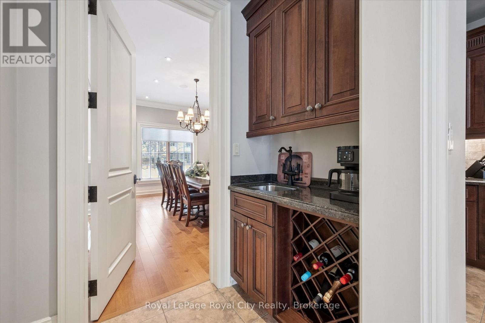 












63 METCALFE STREET

,
Guelph (St. George's),




Ontario
N1E4X7

