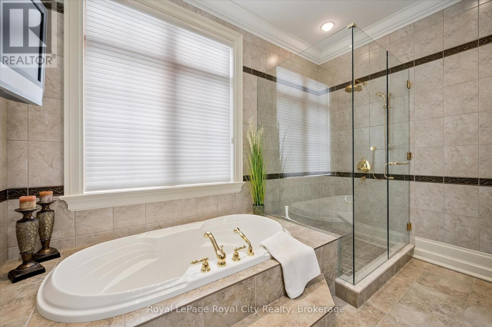 












63 METCALFE STREET

,
Guelph (St. George's),




Ontario
N1E4X7

