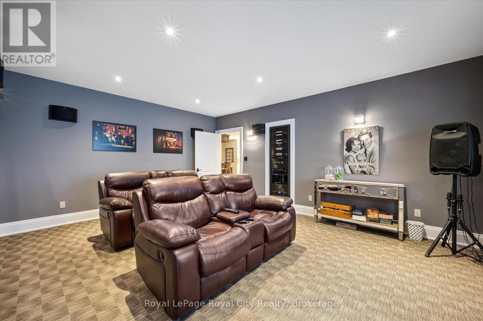 












63 METCALFE STREET

,
Guelph (St. George's),




Ontario
N1E4X7

