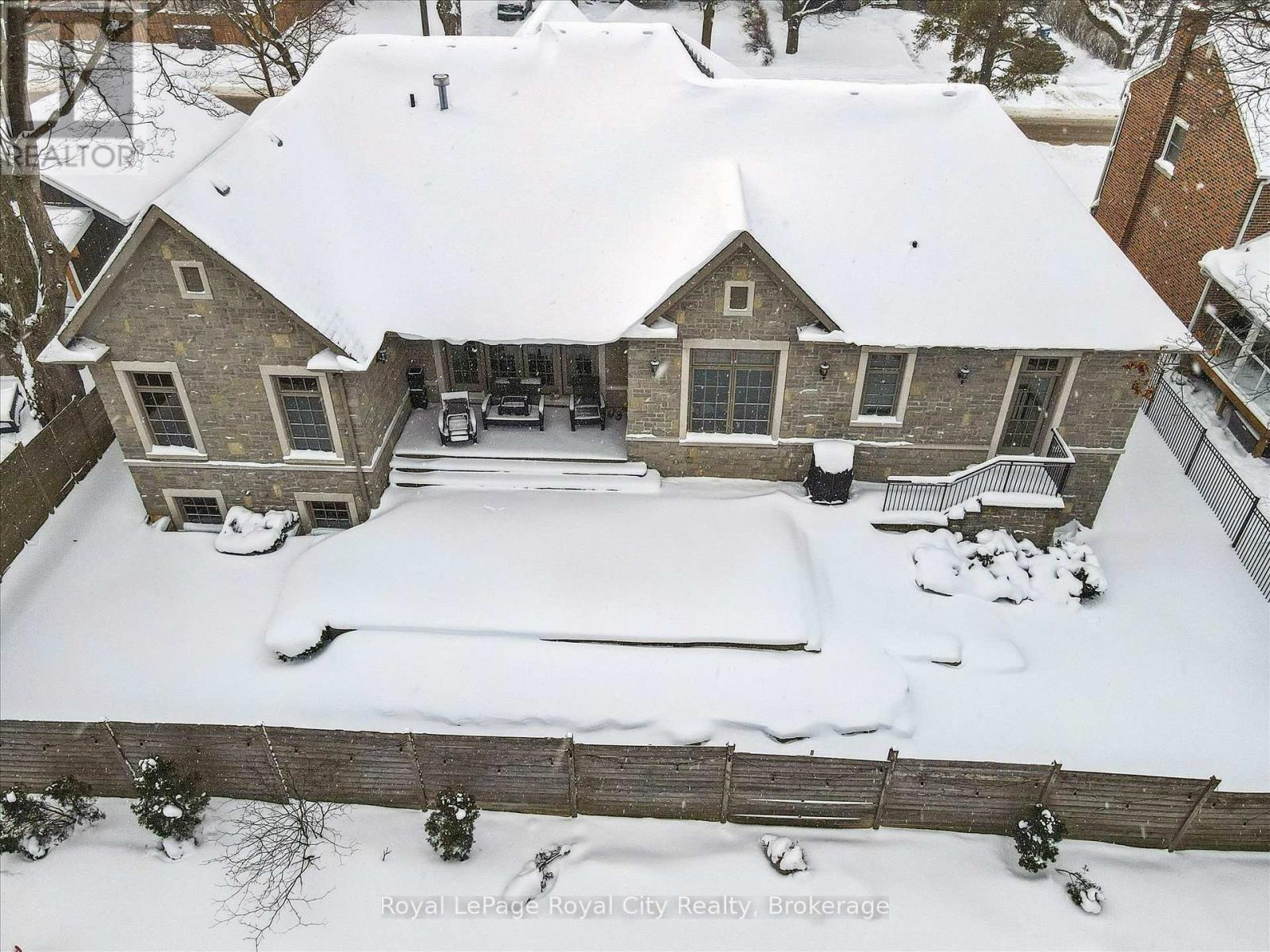 












63 METCALFE STREET

,
Guelph (St. George's),




Ontario
N1E4X7

