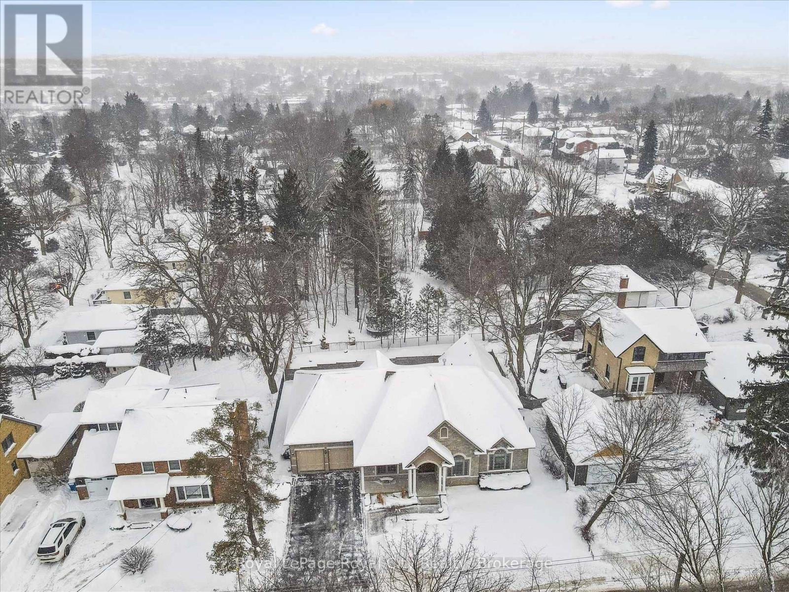 












63 METCALFE STREET

,
Guelph (St. George's),




Ontario
N1E4X7

