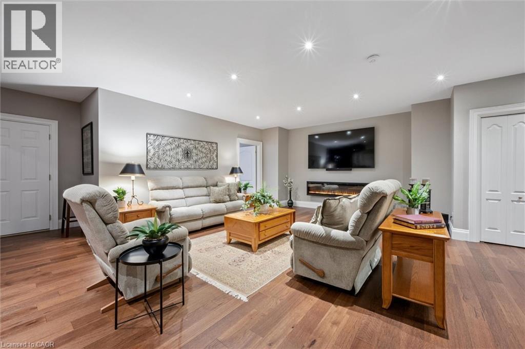 












63 METCALFE Street

,
Guelph,




Ontario
N1E4X7

