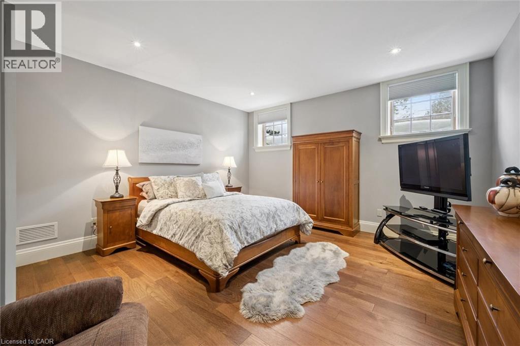 












63 METCALFE Street

,
Guelph,




Ontario
N1E4X7

