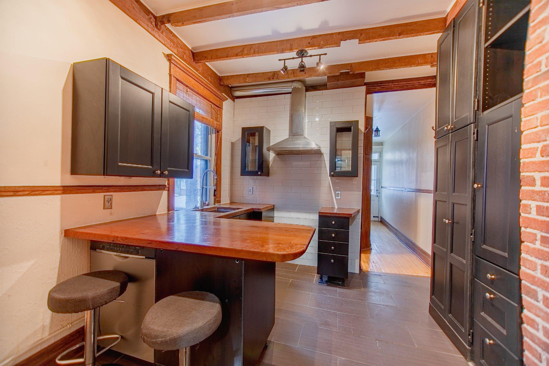 









519


Boul. St-Joseph E.

, 1,
Montréal (Le Plateau-Mont-Royal),




QC
H2J1K1

