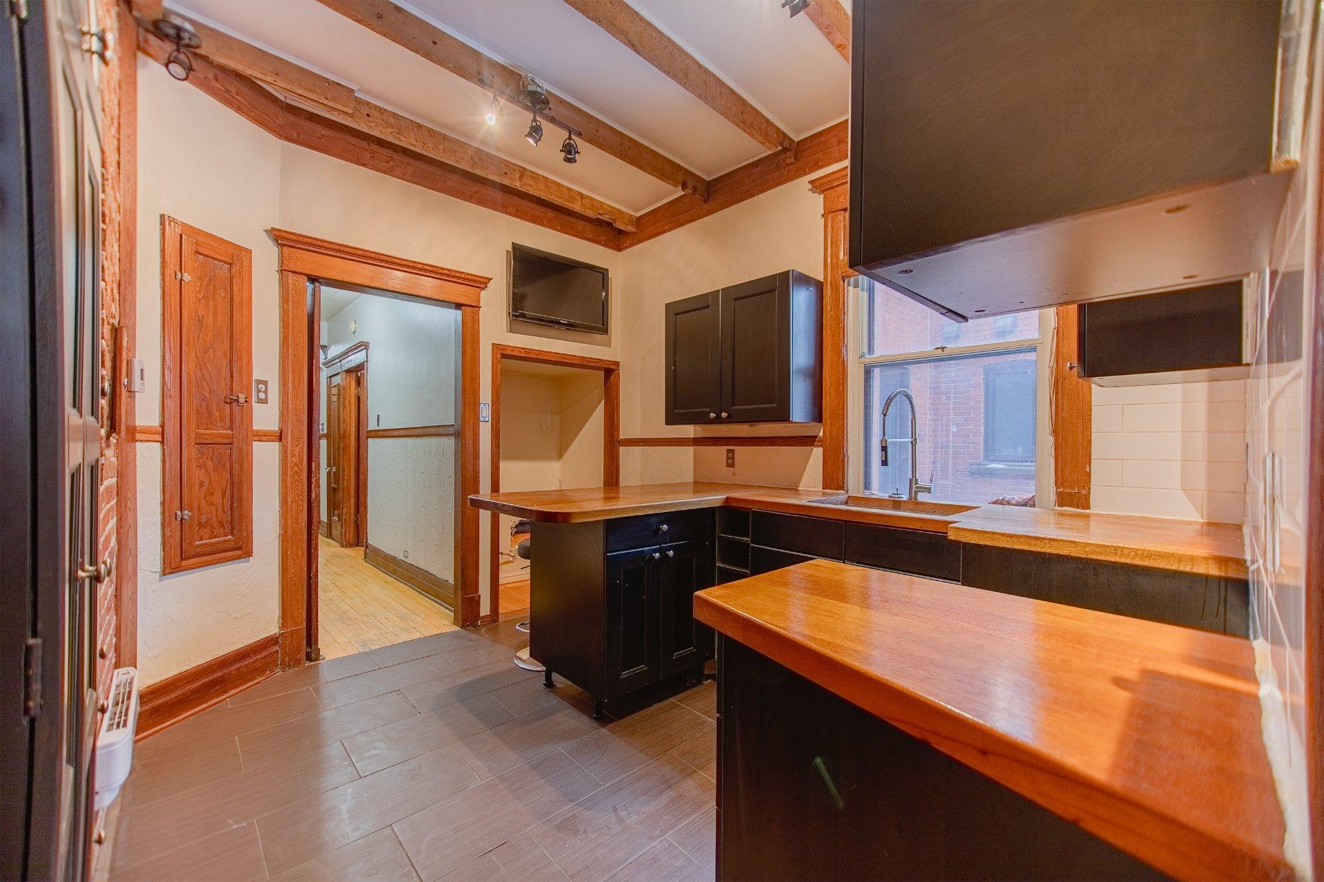 









519


Boul. St-Joseph E.

, 1,
Montréal (Le Plateau-Mont-Royal),




QC
H2J1K1

