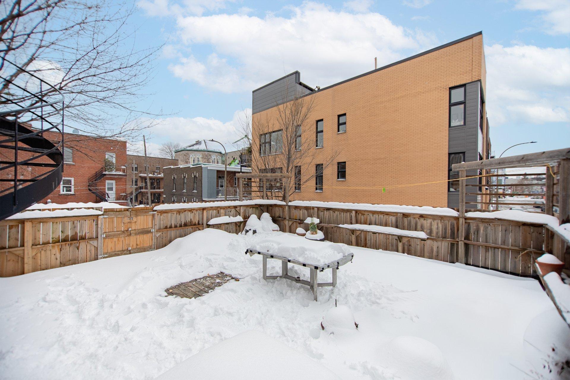 









519


Boul. St-Joseph E.

, 1,
Montréal (Le Plateau-Mont-Royal),




QC
H2J1K1

