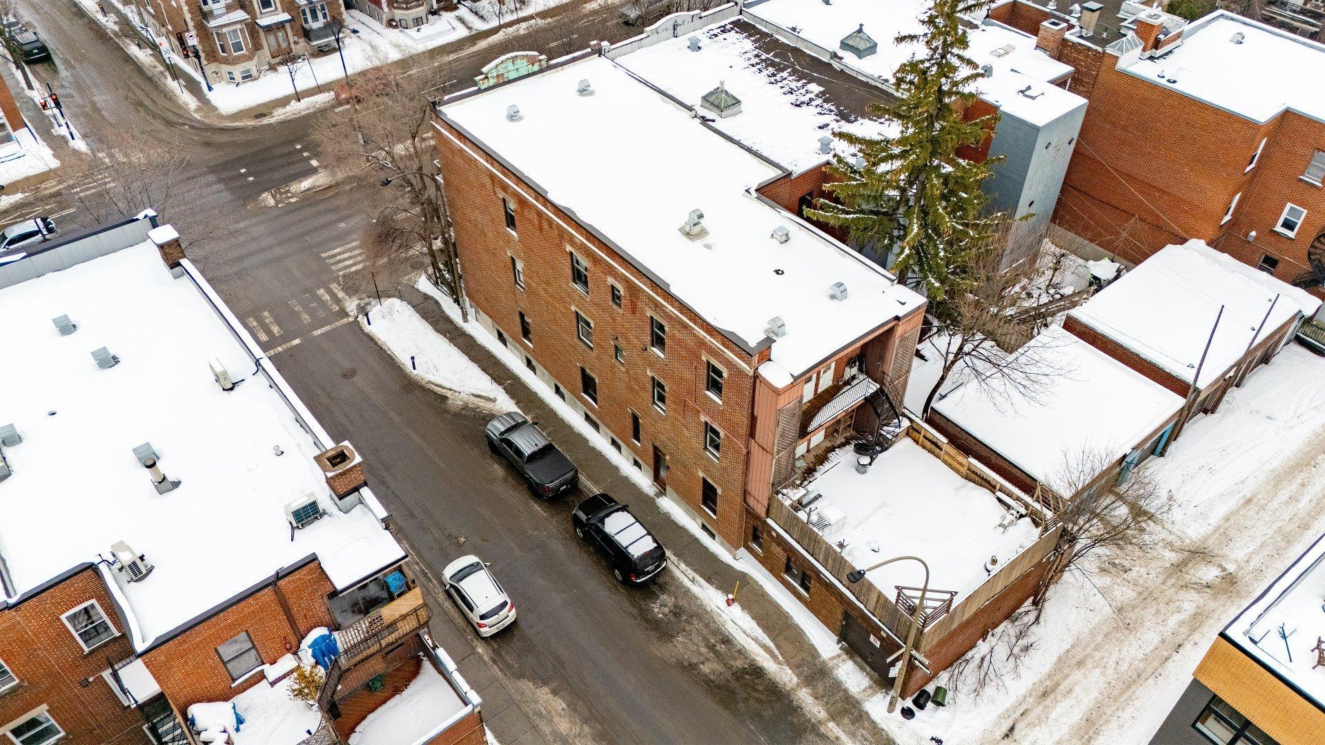 









519


Boul. St-Joseph E.

, 1,
Montréal (Le Plateau-Mont-Royal),




QC
H2J1K1

