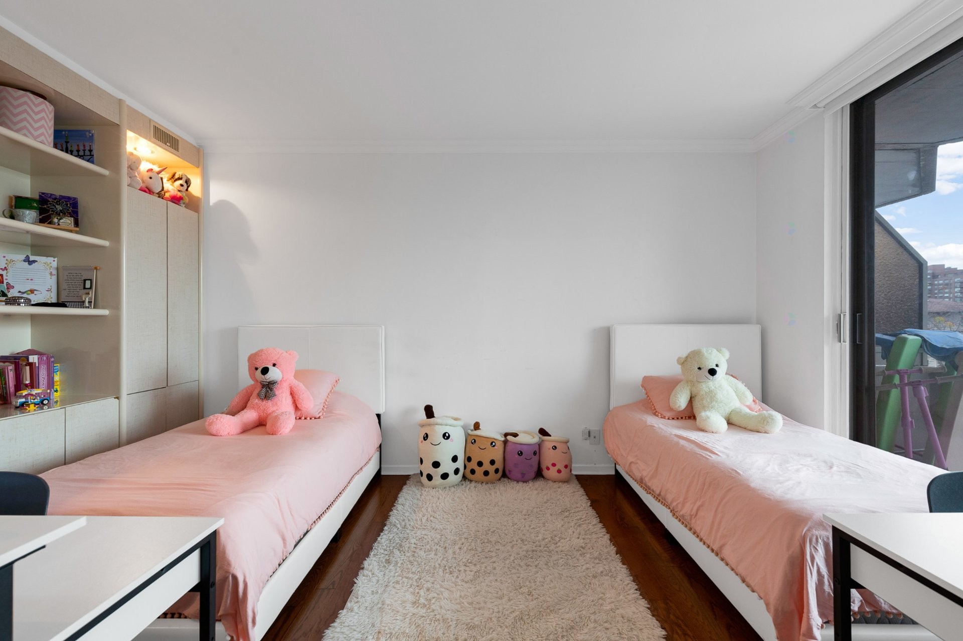 









6500


Ch. Mackle

, 305,
Côte-Saint-Luc,




QC
H4W3G7

