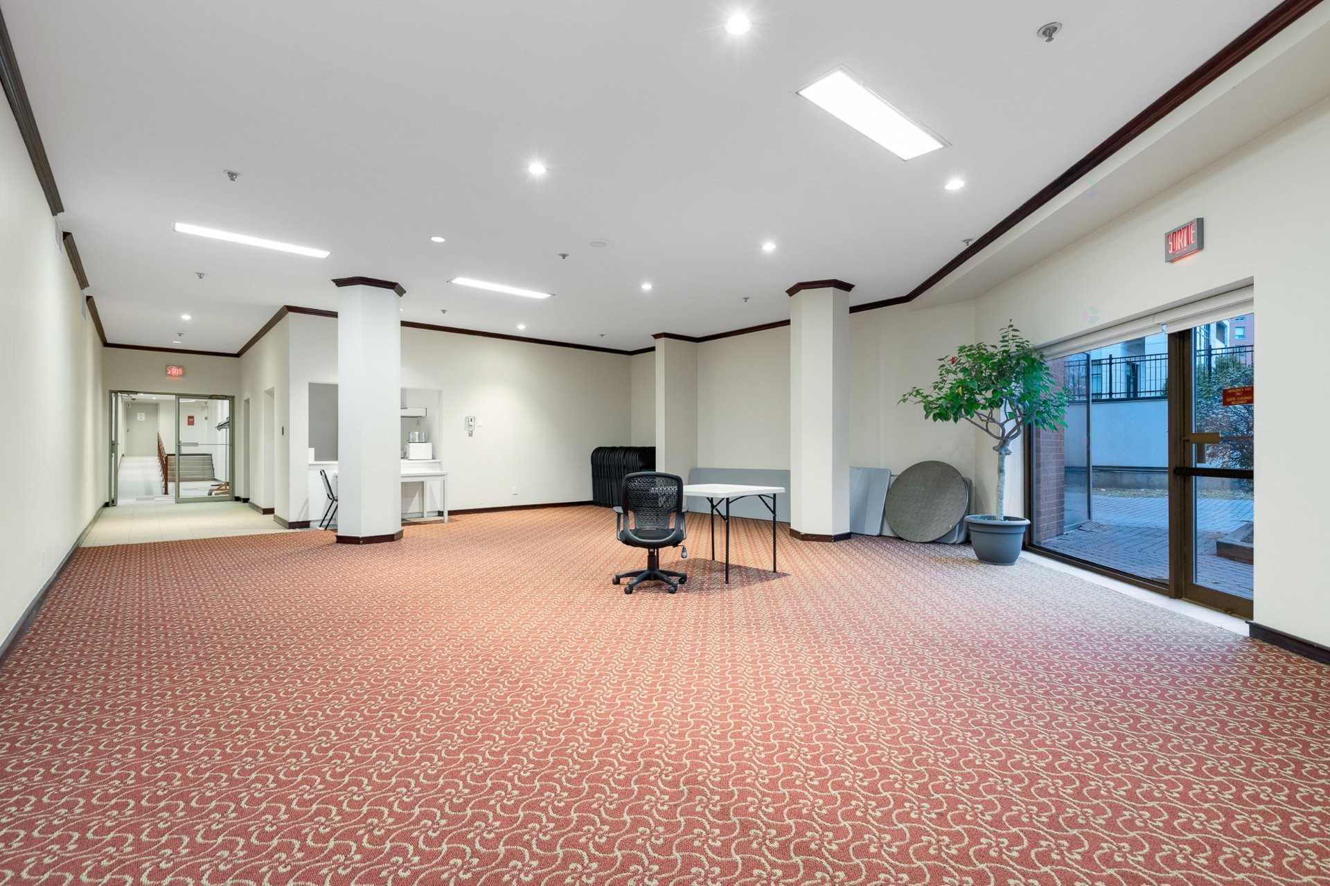 









6500


Ch. Mackle

, 305,
Côte-Saint-Luc,




QC
H4W3G7

