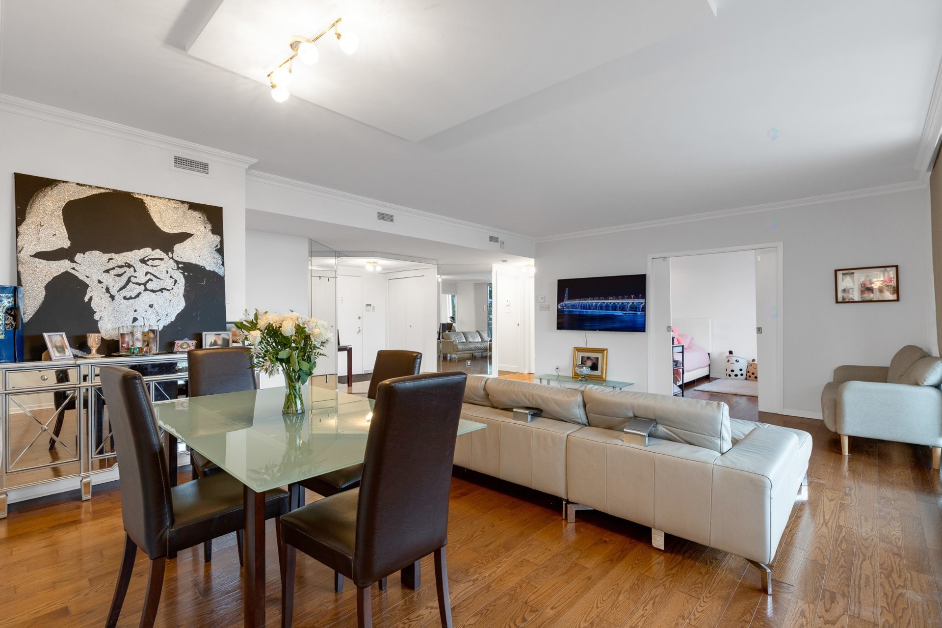 









6500


Ch. Mackle

, 305,
Côte-Saint-Luc,




QC
H4W3G7

