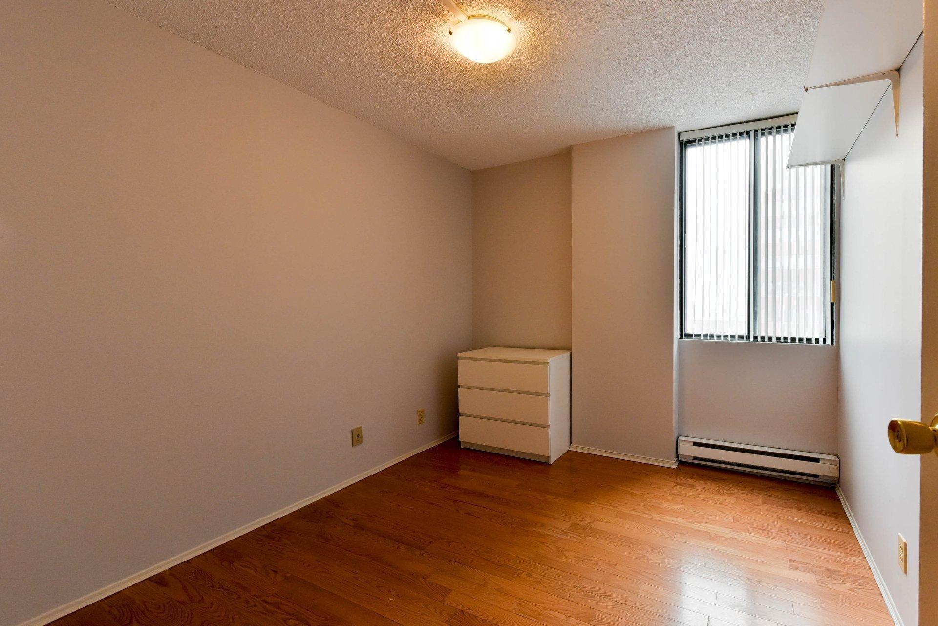 









1081


Rue St-Urbain

, 207,
Montréal (Ville-Marie),




QC
H2Z1K8

