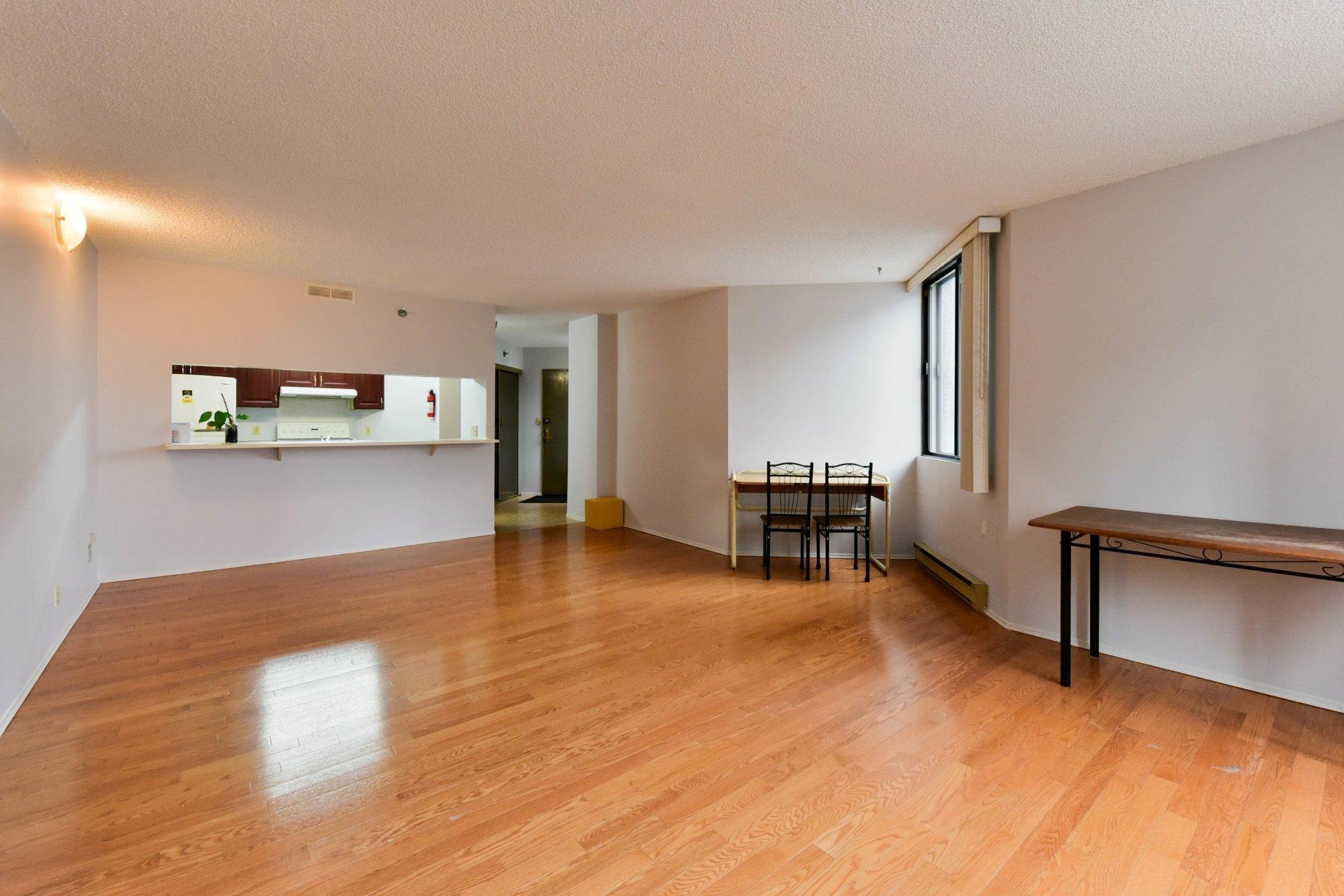 









1081


Rue St-Urbain

, 207,
Montréal (Ville-Marie),




QC
H2Z1K8

