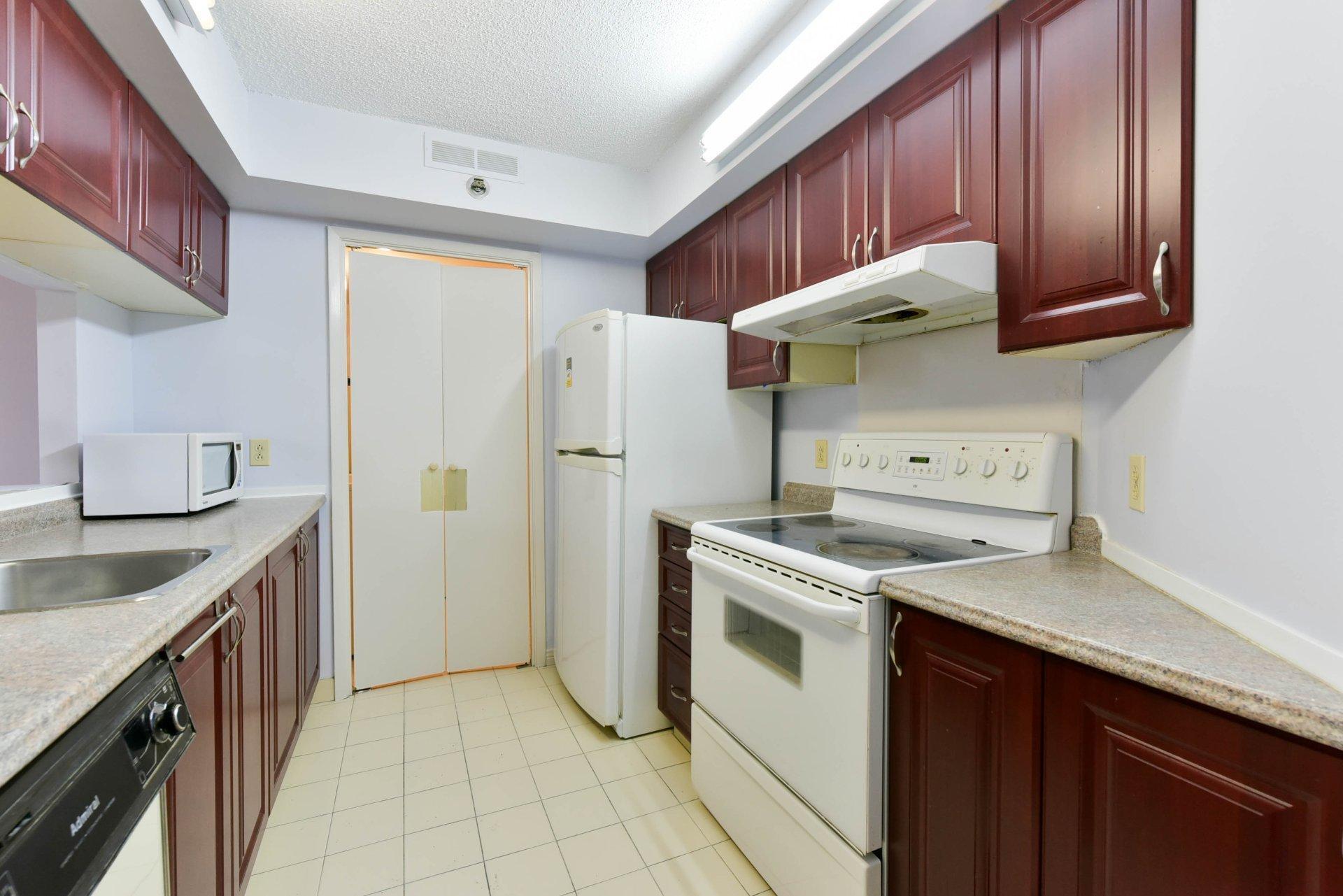 









1081


Rue St-Urbain

, 207,
Montréal (Ville-Marie),




QC
H2Z1K8

