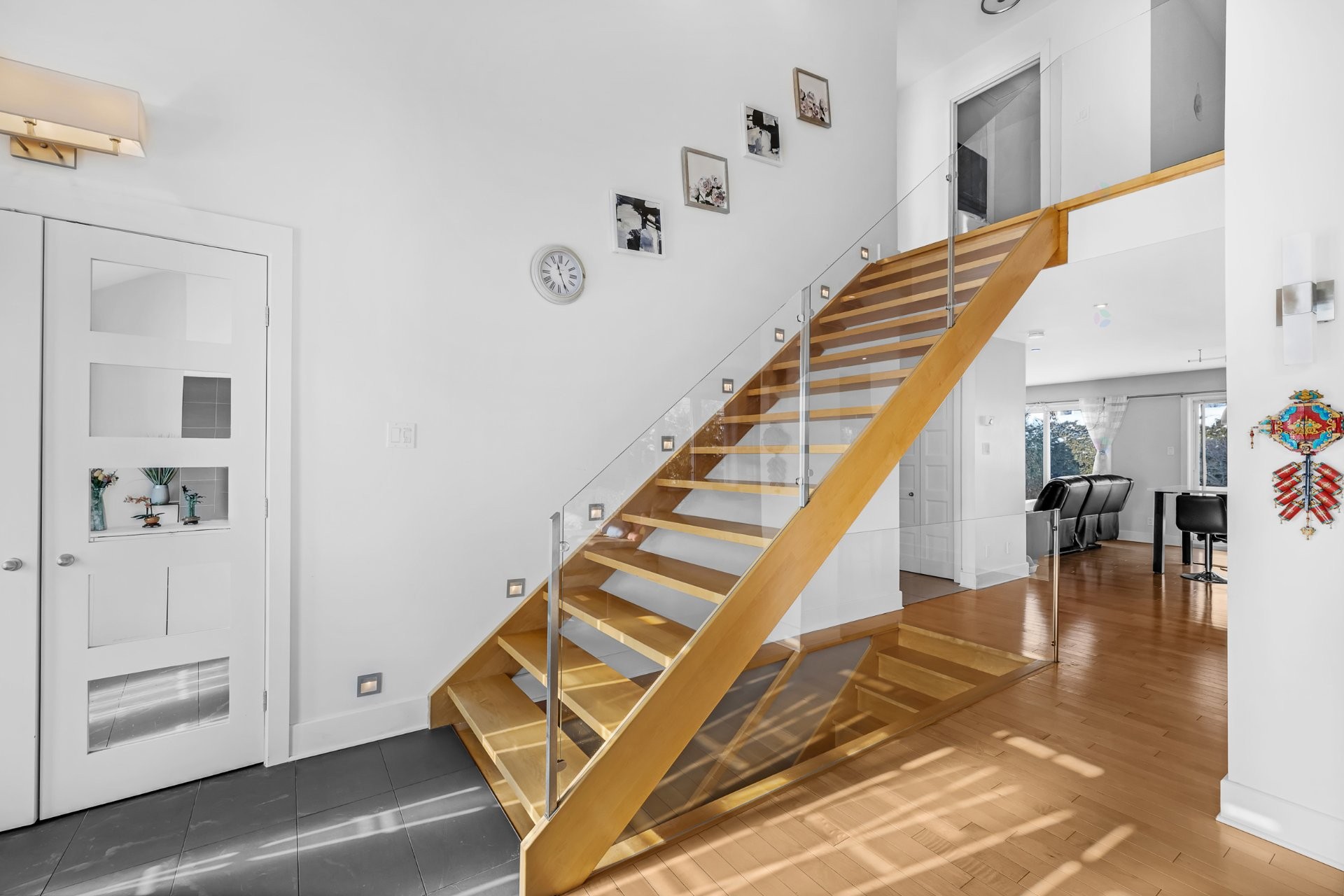 









3925


Rue Oslo

,
Brossard,




QC
J4Y2V5

