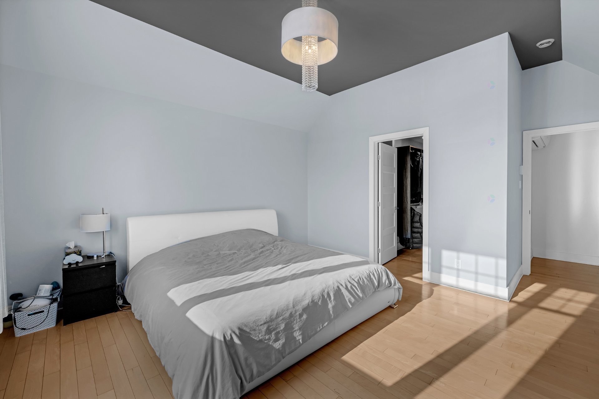 









3925


Rue Oslo

,
Brossard,




QC
J4Y2V5

