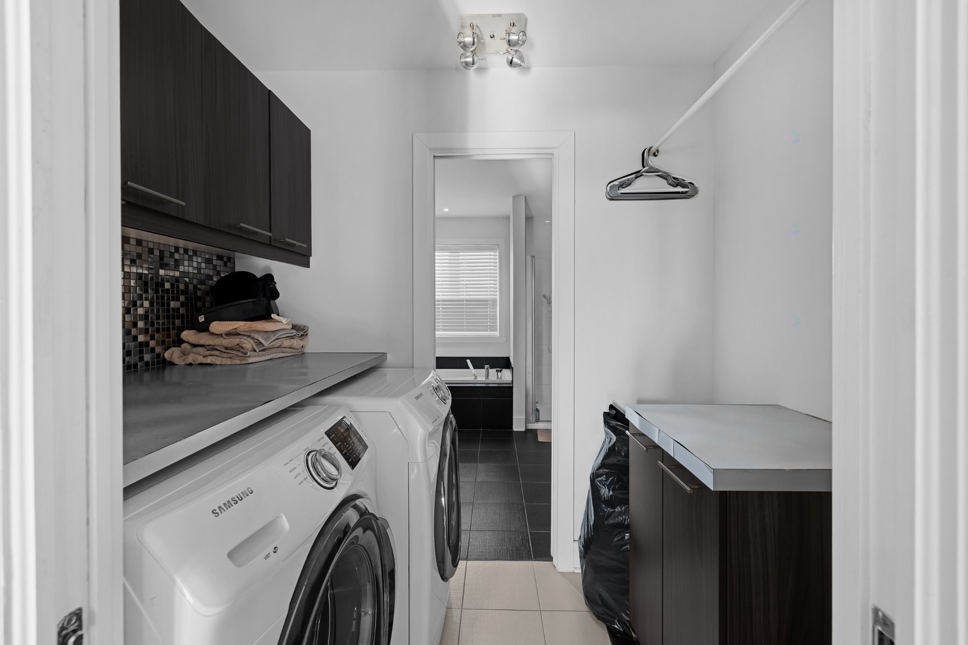 









3925


Rue Oslo

,
Brossard,




QC
J4Y2V5

