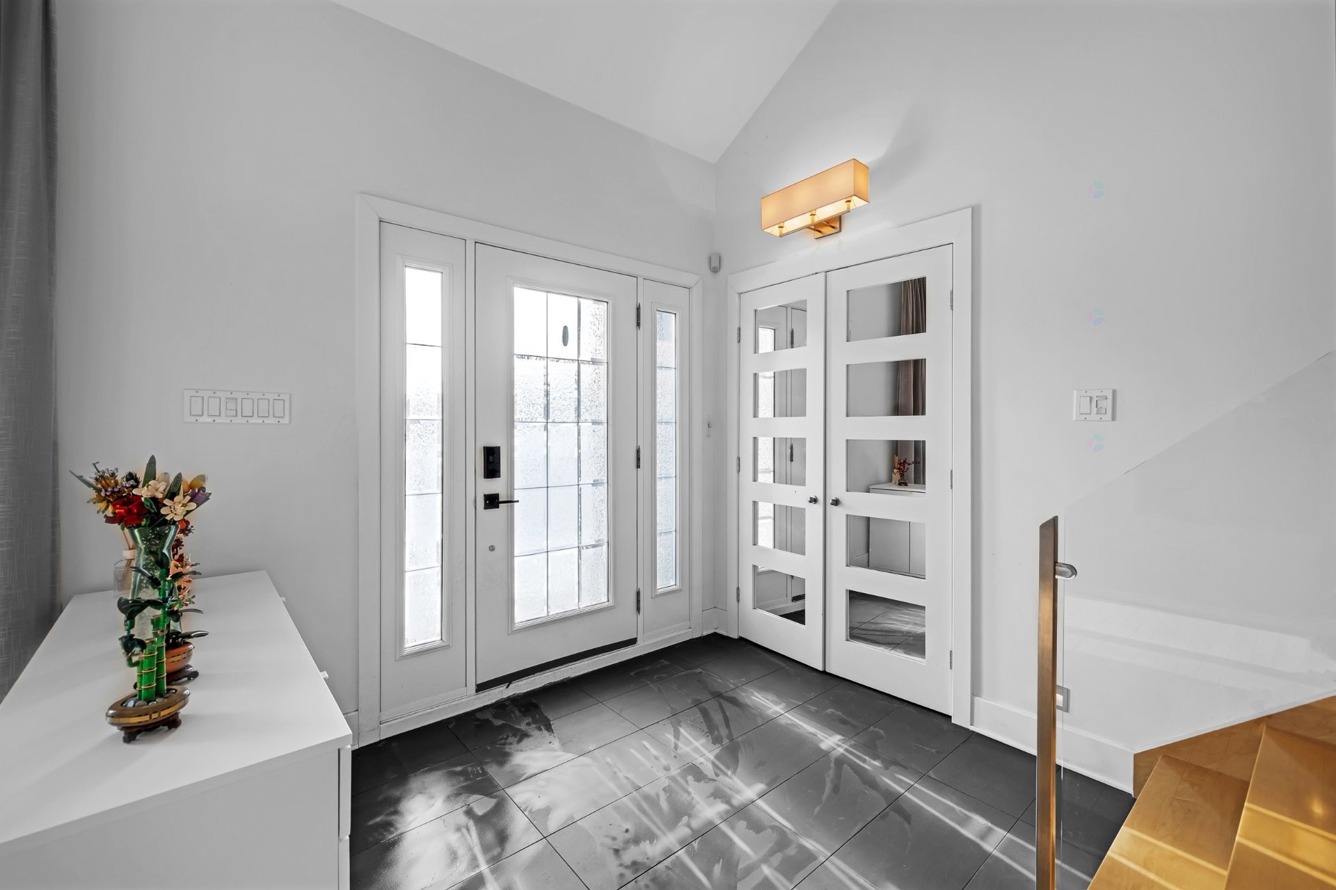 









3925


Rue Oslo

,
Brossard,




QC
J4Y2V5

