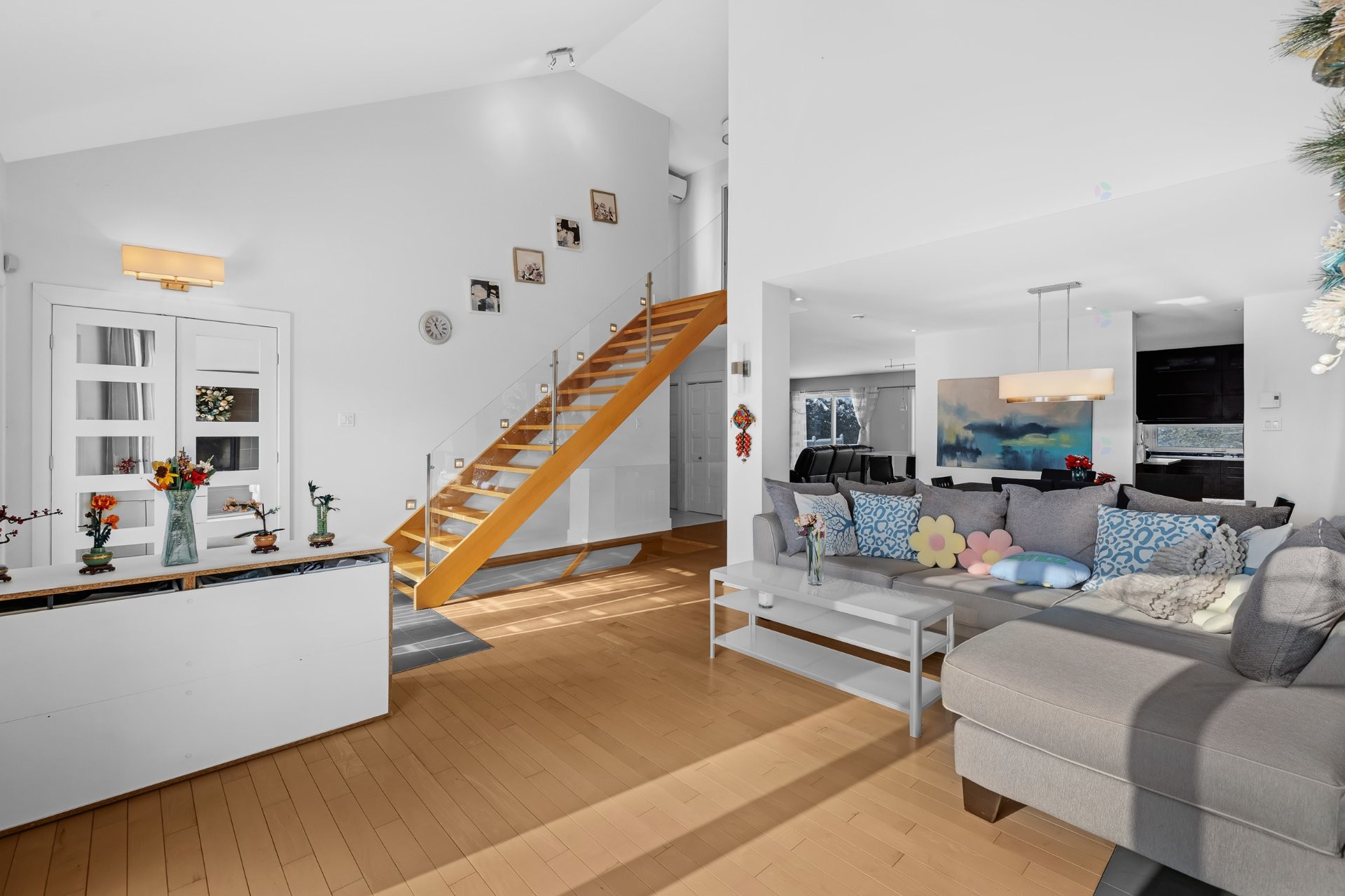 









3925


Rue Oslo

,
Brossard,




QC
J4Y2V5

