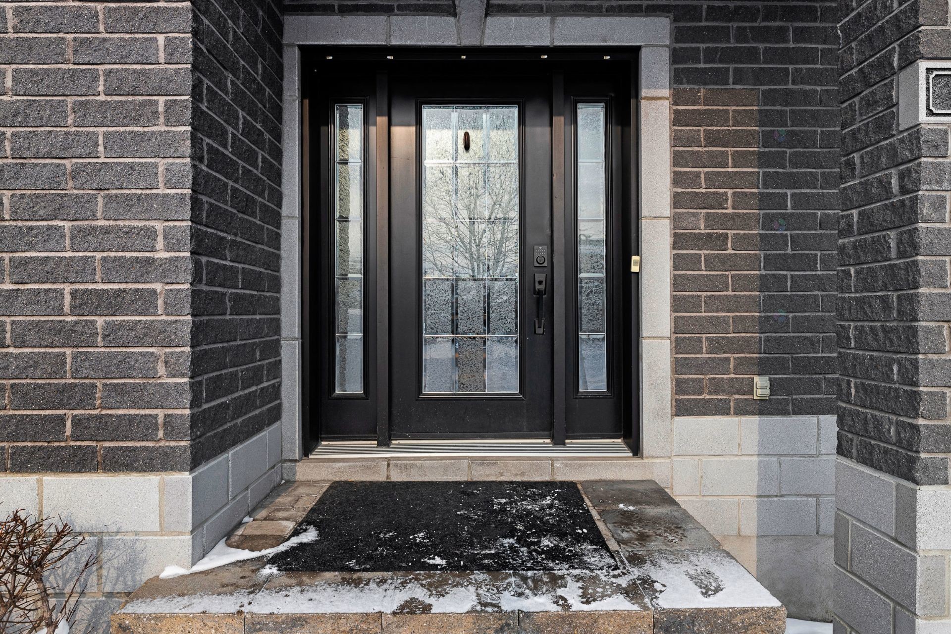 









3925


Rue Oslo

,
Brossard,




QC
J4Y2V5

