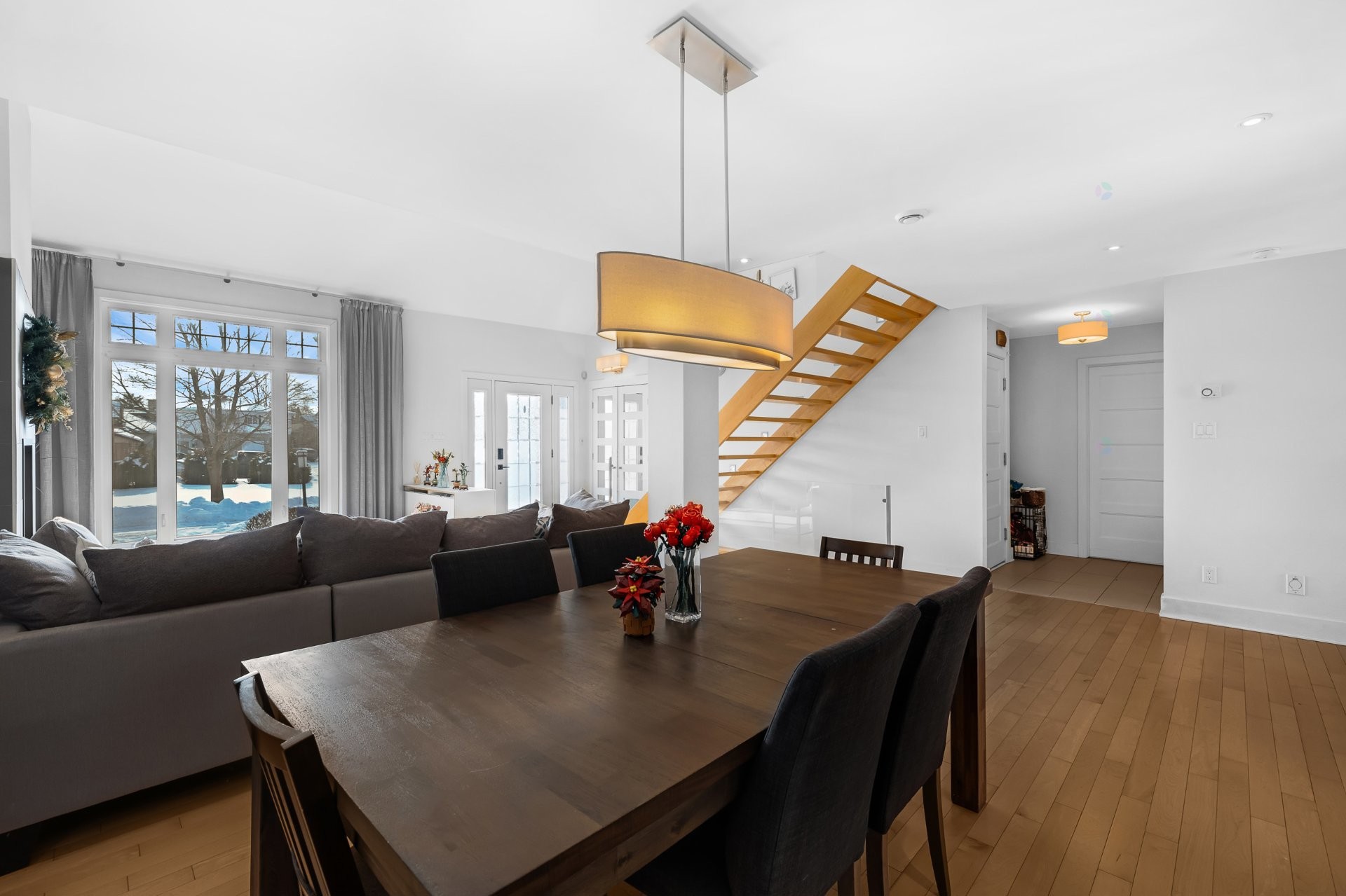 









3925


Rue Oslo

,
Brossard,




QC
J4Y2V5

