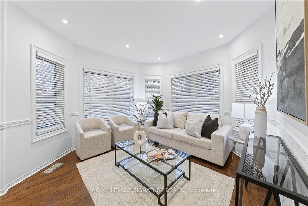 









735


New Westminster

Drive, 59,
Vaughan,




ON
L4J 7Y9

