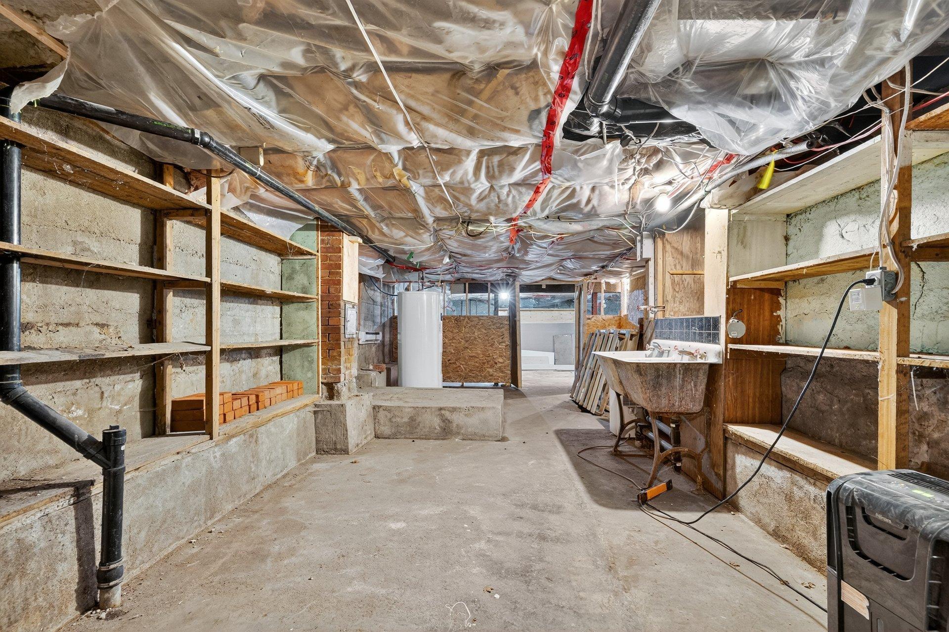 









1752

 - 1754


Av. Victoria

,
Longueuil (Greenfield Park),




QC
J4V1M3

