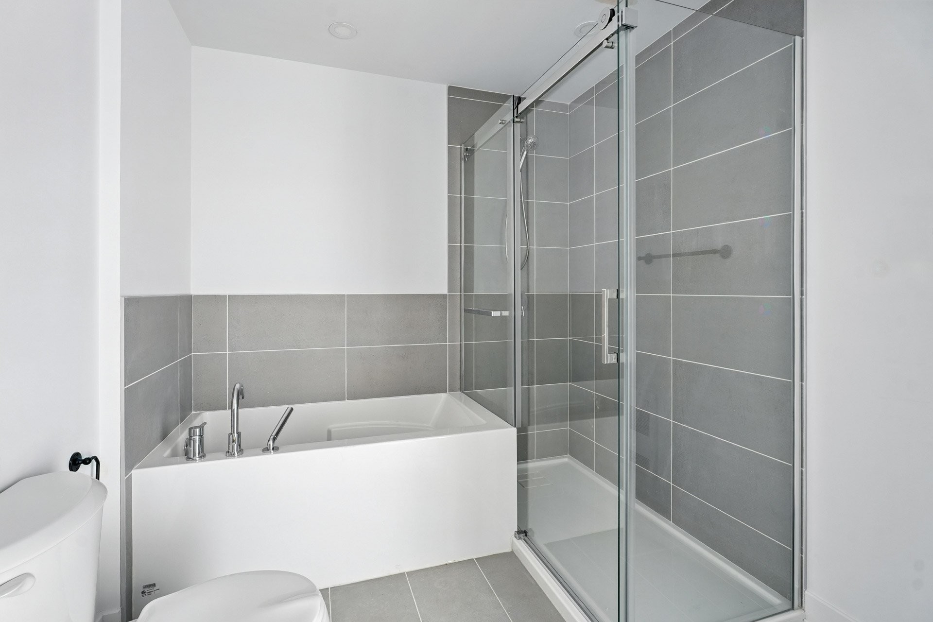 









312


Ch. Freeman

,
Gatineau (Hull),




QC
J8Z2B6

