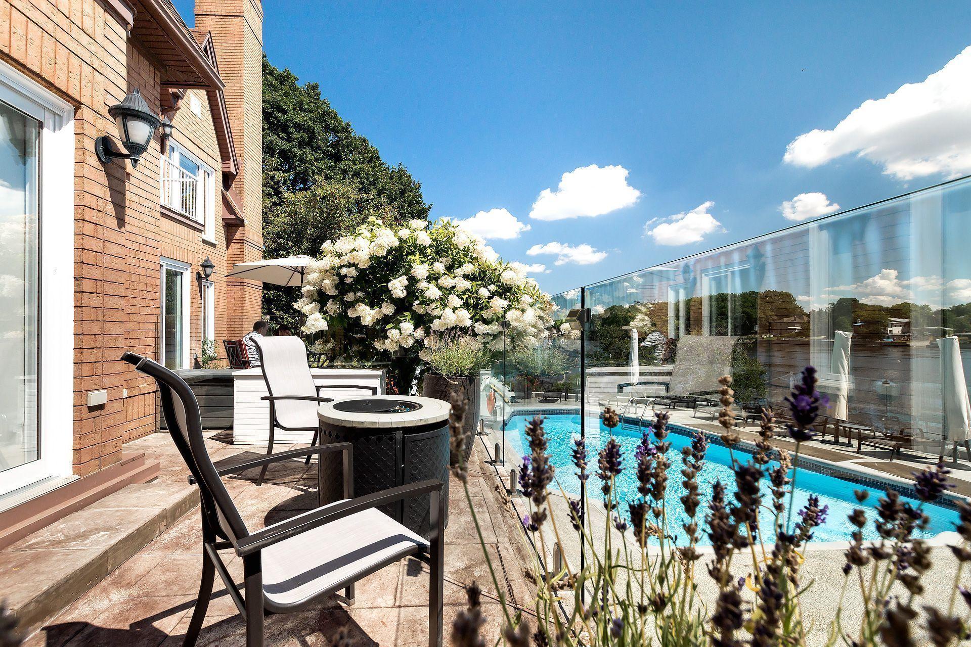 









1


Av. Sauriol

,
Laval (Laval-des-Rapides),




QC
H7N3A3

